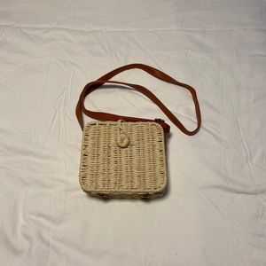 Cute shoulder bag. Used once, excellent condition